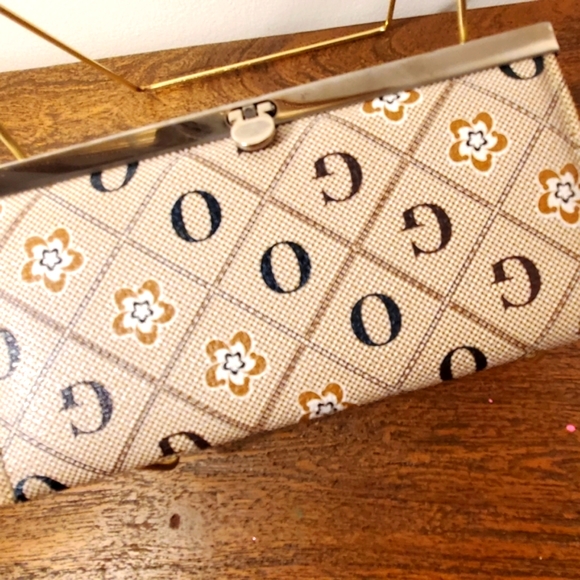 XIANGQI Women Wallet leather Tan Black Logo Great Condition - Picture 2 of 6